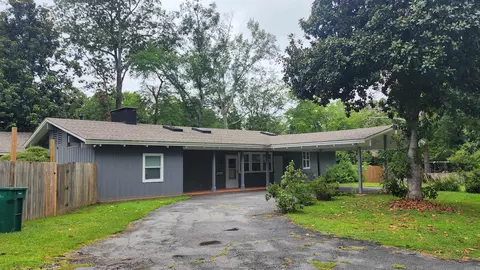 Exterior - 700 W 33rd Ave, Pine Bluff, AR 71603 photo 1 of 7