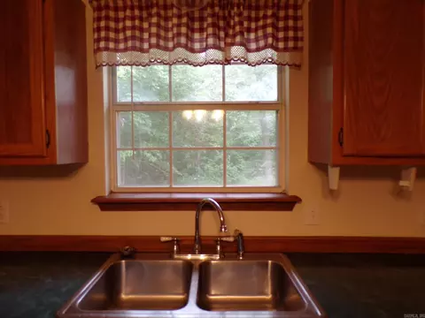 Kitchen - 899 Ocean, Mountain View, AR 72560 photo 2 of 4