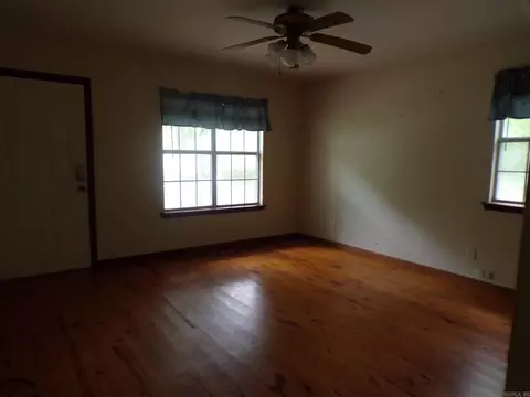 Living - 899 Ocean, Mountain View, AR 72560 photo 3 of 3
