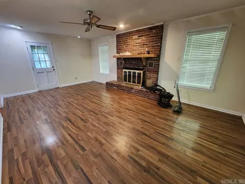 10710 Sharon Dr, Mabelvale, AR 72103 photo 3