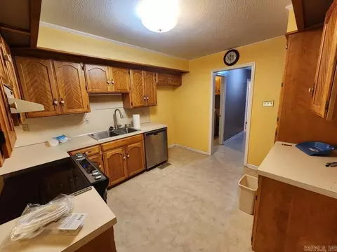 10710 Sharon Dr, Mabelvale, AR 72103 photo 6