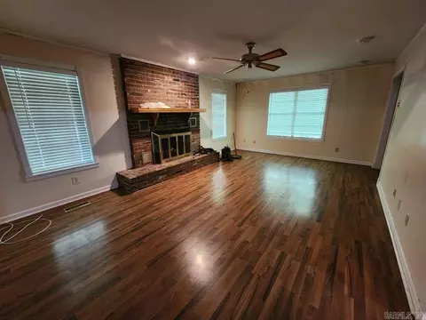 10710 Sharon Dr, Mabelvale, AR 72103 photo 4