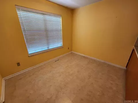 10710 Sharon Dr, Mabelvale, AR 72103 photo 8
