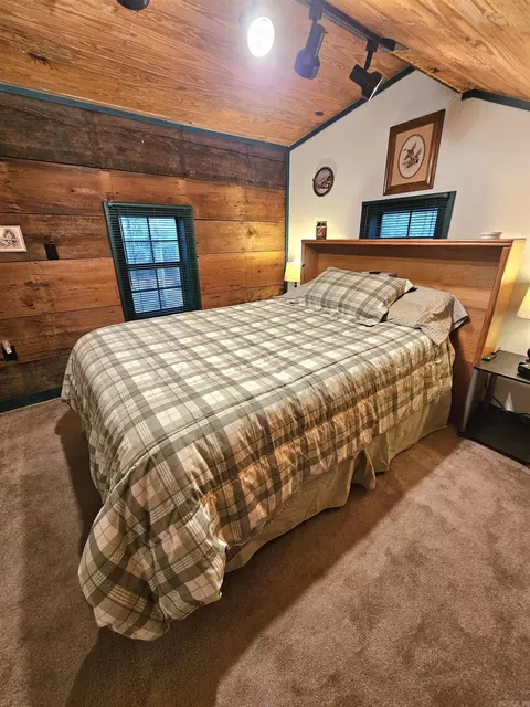 Bedroom - 8610 Scarlett Ln, Pine Bluff, AR 71603 photo 3 of 3