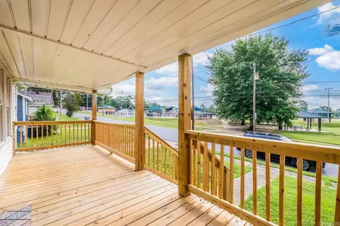 217 S Fourth St, Benton, AR 72015 photo 2
