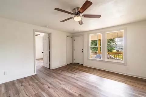 217 S Fourth St, Benton, AR 72015 photo 4
