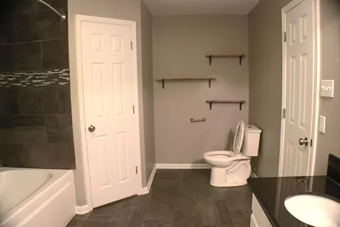 Bath - 1406 Wild Rose Cir, Conway, AR 72032 photo 3 of 4