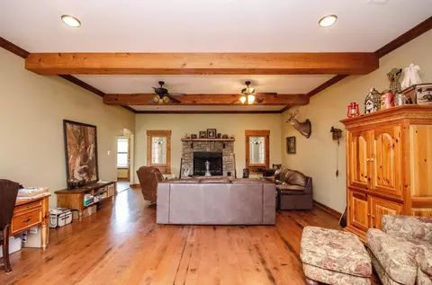 Living - 77 Reed Rd, Greenbrier, AR 72058 photo 1 of 6