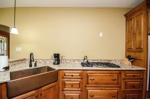 Kitchen - 77 Reed Rd, Greenbrier, AR 72058 photo 3 of 7