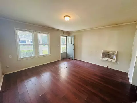 Living - 917 Mcbee St, Malvern, AR 72104 photo 4 of 4