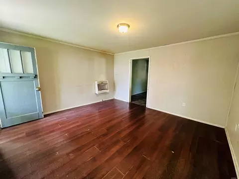 Living - 917 Mcbee St, Malvern, AR 72104 photo 2 of 4