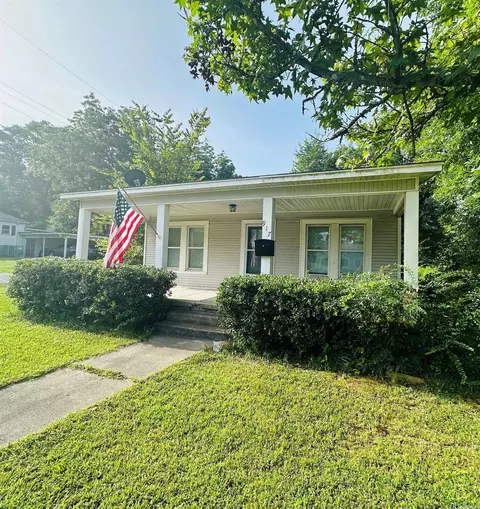 Exterior - 917 Mcbee St, Malvern, AR 72104 photo 7 of 7