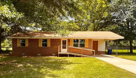 Exterior - 605 S Elm St, Beebe, AR 72012 photo 1 of 11