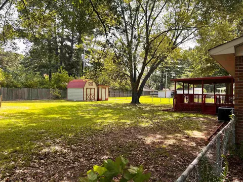 Exterior - 605 S Elm St, Beebe, AR 72012 photo 7 of 11