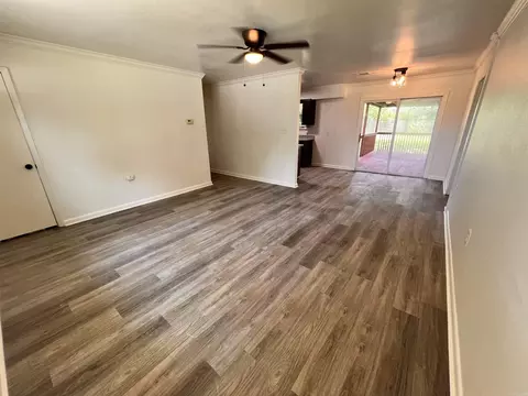 Living - 605 S Elm St, Beebe, AR 72012 photo 1 of 2