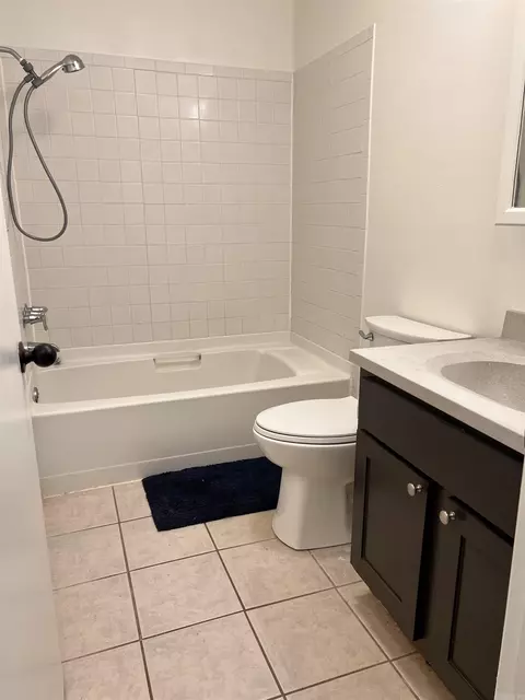 Bath - 605 S Elm St, Beebe, AR 72012 photo 1 of 1