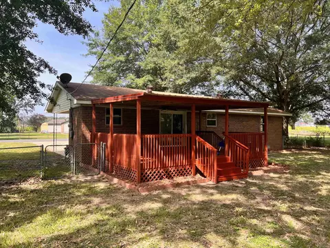 Exterior - 605 S Elm St, Beebe, AR 72012 photo 3 of 11
