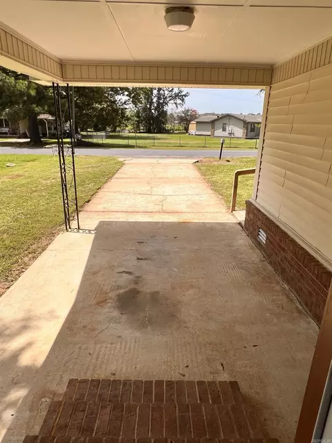 Exterior - 605 S Elm St, Beebe, AR 72012 photo 11 of 11