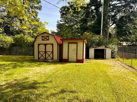 Exterior - 605 S Elm St, Beebe, AR 72012 photo 9 of 11