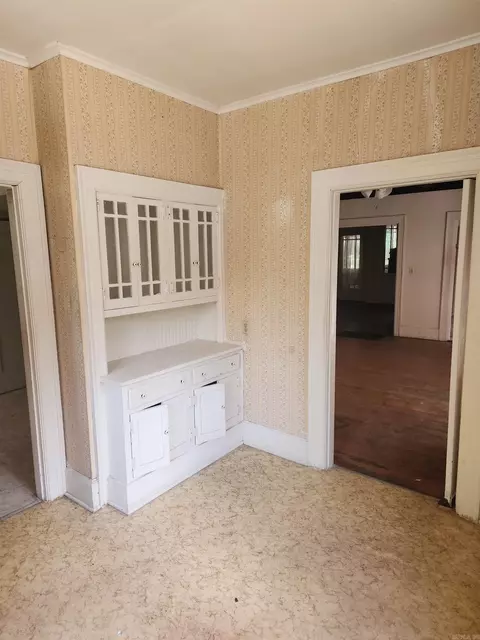 Entry Way - 3516 S Cherry St, Pine Bluff, AR 71603 photo 2 of 4