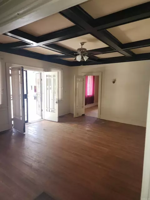 Living - 3516 S Cherry St, Pine Bluff, AR 71603 photo 4 of 4