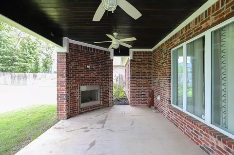 Exterior - 7633 S Shoreline Blvd, Benton, AR 72019 photo 6 of 9