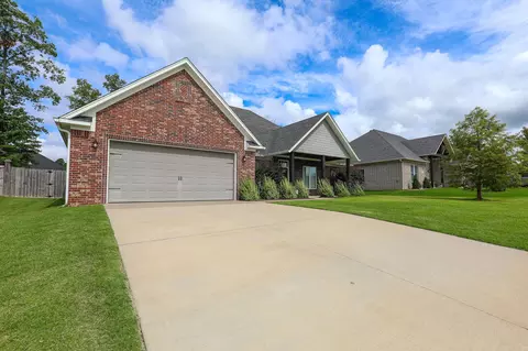 Exterior - 7633 S Shoreline Blvd, Benton, AR 72019 photo 4 of 9