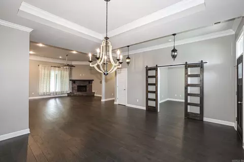 Living - 7633 S Shoreline Blvd, Benton, AR 72019 photo 1 of 5