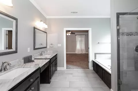 Bath - 7633 S Shoreline Blvd, Benton, AR 72019 photo 4 of 8