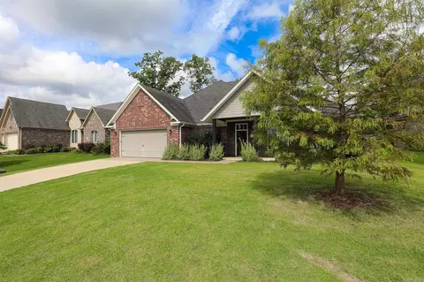 Exterior - 7633 S Shoreline Blvd, Benton, AR 72019 photo 2 of 9