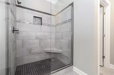 Bath - 7633 S Shoreline Blvd, Benton, AR 72019 photo 7 of 8