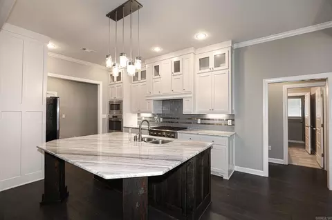 Kitchen - 7633 S Shoreline Blvd, Benton, AR 72019 photo 1 of 6