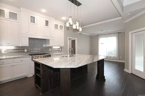 Kitchen - 7633 S Shoreline Blvd, Benton, AR 72019 photo 6 of 6
