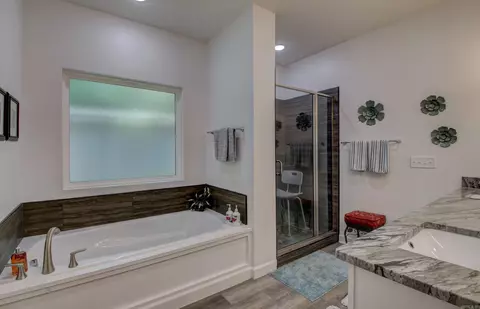Bath - 3515 Logan Ridge Drive Dr, Bryant, AR 72022 photo 3 of 3