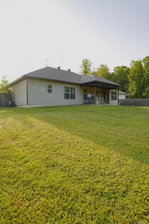 Exterior - 2009 Dandelion Dr, Benton, AR 72019 photo 2 of 2
