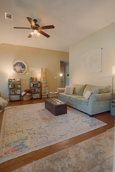 Living - 2009 Dandelion Dr, Benton, AR 72019 photo 1 of 2