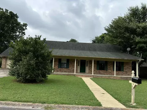 1017 Woodlawn Ave, Hot Springs, AR 71913