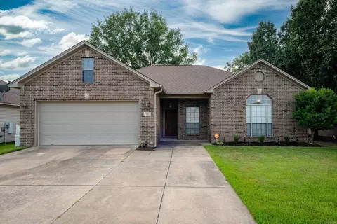 14 Westfield Cir, Little Rock, AR 72210