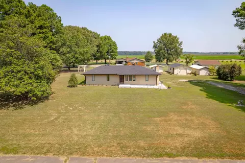 1103 Fitzhugh St, Augusta, AR 72006