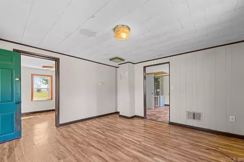 Living - 349 Biechler Rd, Clinton, AR 72031 photo 3 of 3