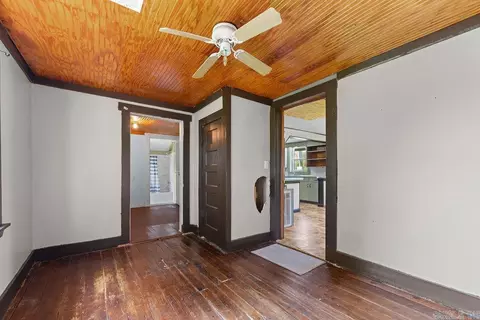 Entry Way - 349 Biechler Rd, Clinton, AR 72031 photo 2 of 2