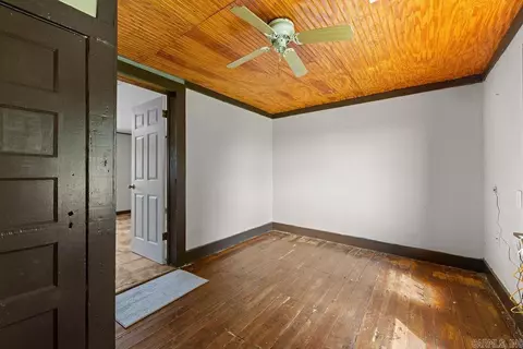 Bedroom - 349 Biechler Rd, Clinton, AR 72031 photo 2 of 4