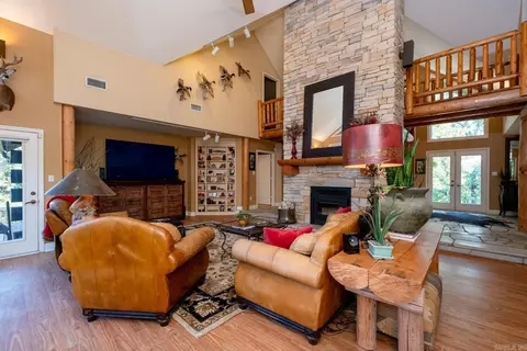 Living - 11 Bald Eagle Dr, Paron, AR 72122 photo 2 of 6