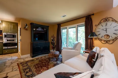 Living - 11 Bald Eagle Dr, Paron, AR 72122 photo 6 of 6