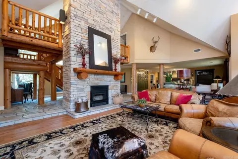 Living - 11 Bald Eagle Dr, Paron, AR 72122 photo 3 of 6