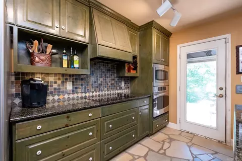 Kitchen - 11 Bald Eagle Dr, Paron, AR 72122 photo 5 of 5