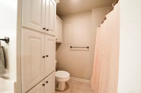 Bath - 29 Castleton Dr, Ward, AR 72176 photo 3 of 5