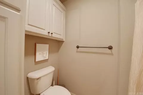 Bath - 29 Castleton Dr, Ward, AR 72176 photo 4 of 5