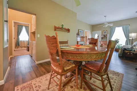 Dining - 409 Tenth St, Mena, AR 71953 photo 2 of 2