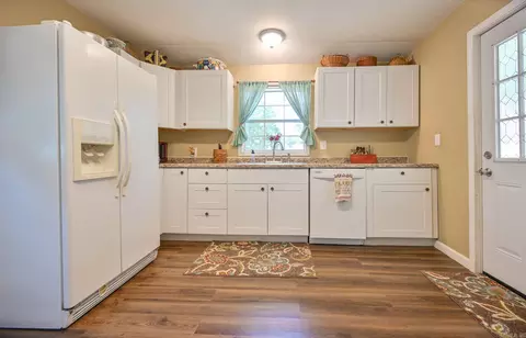 Kitchen - 409 Tenth St, Mena, AR 71953 photo 1 of 3
